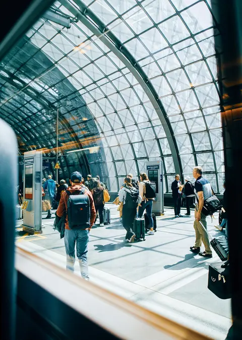 Resenärer vid Berlin Hauptbahnhof