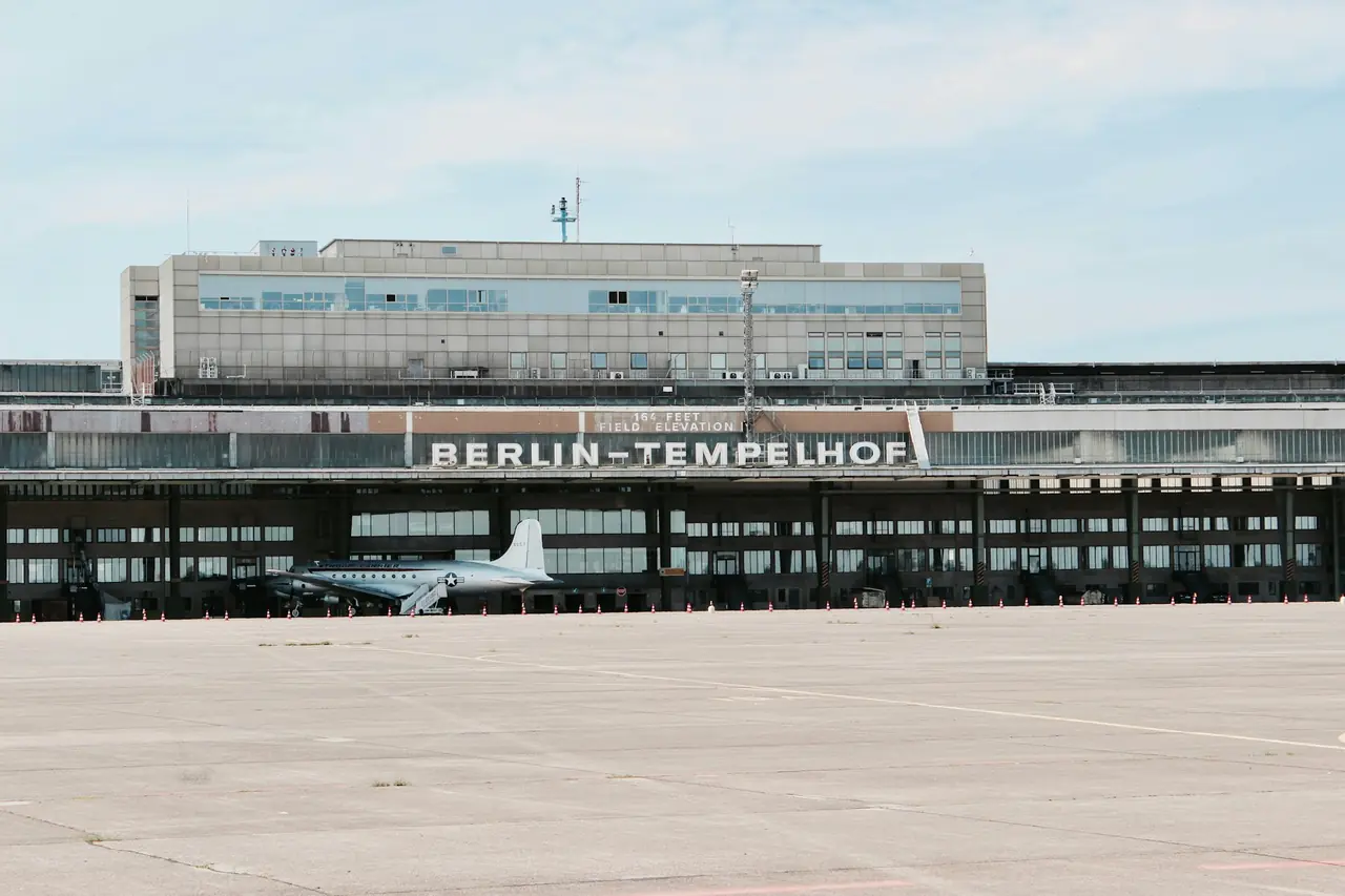 Den tidigare flygplatsen Tempelhof i Berlin.