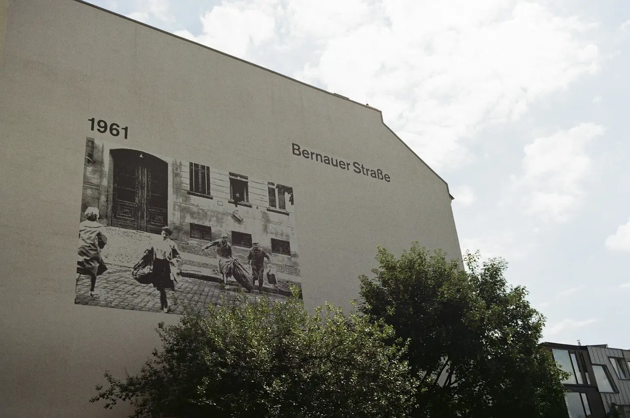 Dokumentationscentret vid Bernauer Straße i Berlin.