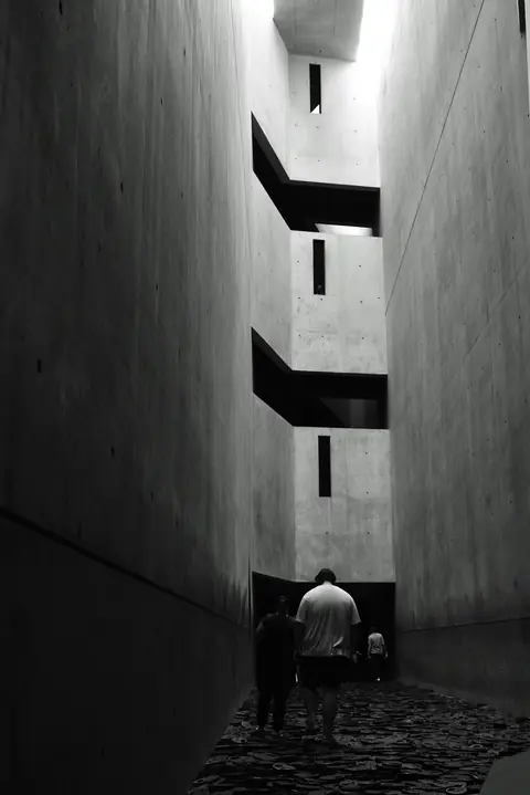 Daniel Libeskinds arkitektur vid Jüdisches Museum Berlin.