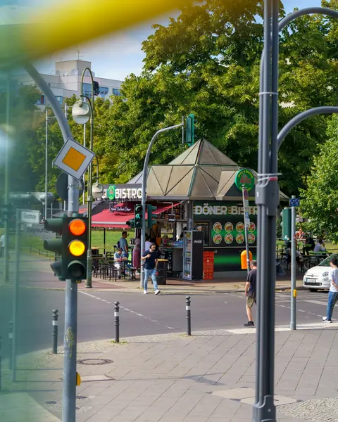 Dönerbistro med uteservering i Berlin