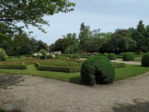 Rosenträdgården i Volkspark Humboldthain i Berlin