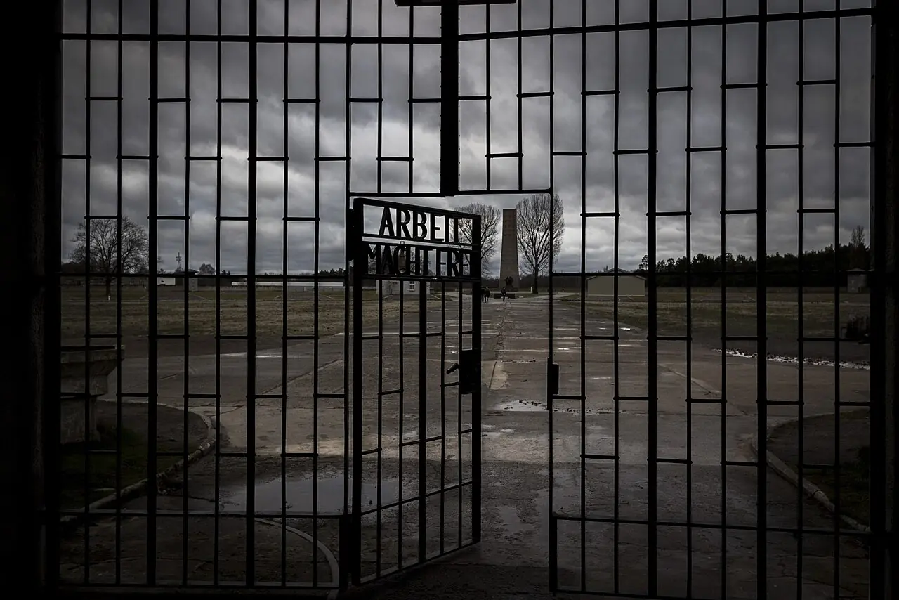 Entrén till minnesplatsen Sachsenhausen