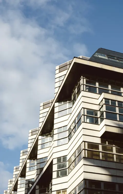 Bostadshus med balkonger i Berlin-Mitte