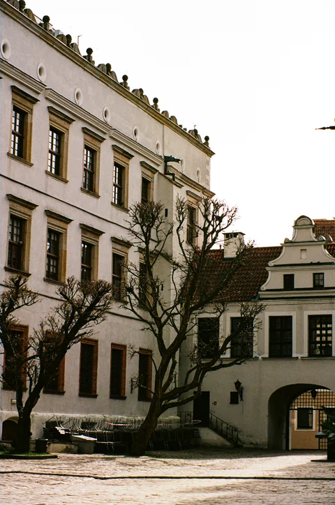 Klocka och byggnad vid pommerska hertigarnas slott i Szczecin